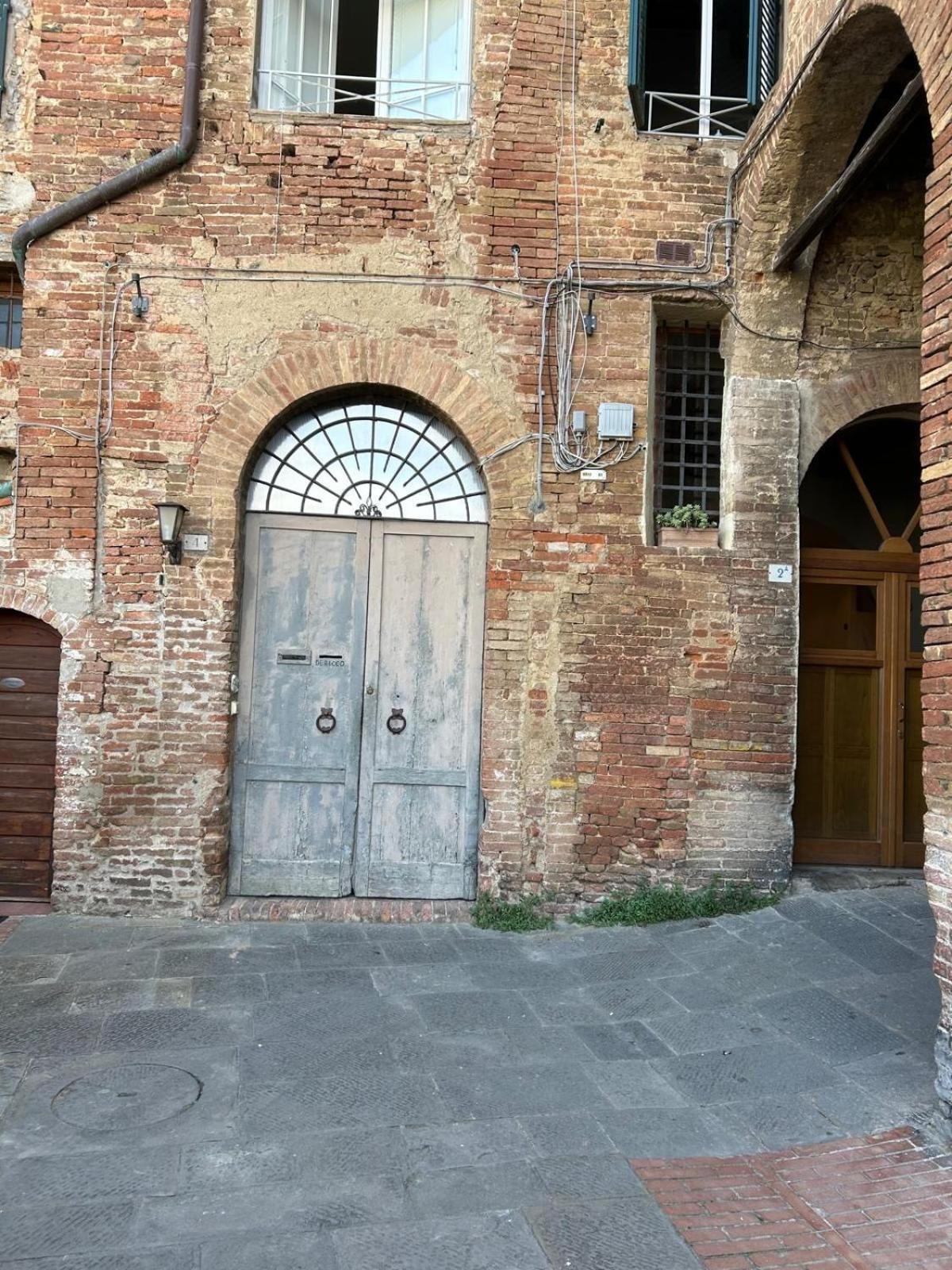 Loft Vicolo Di Vallepiatta 2 Min Piazza Del Campo Con Parcheggio Сиена Екстериор снимка